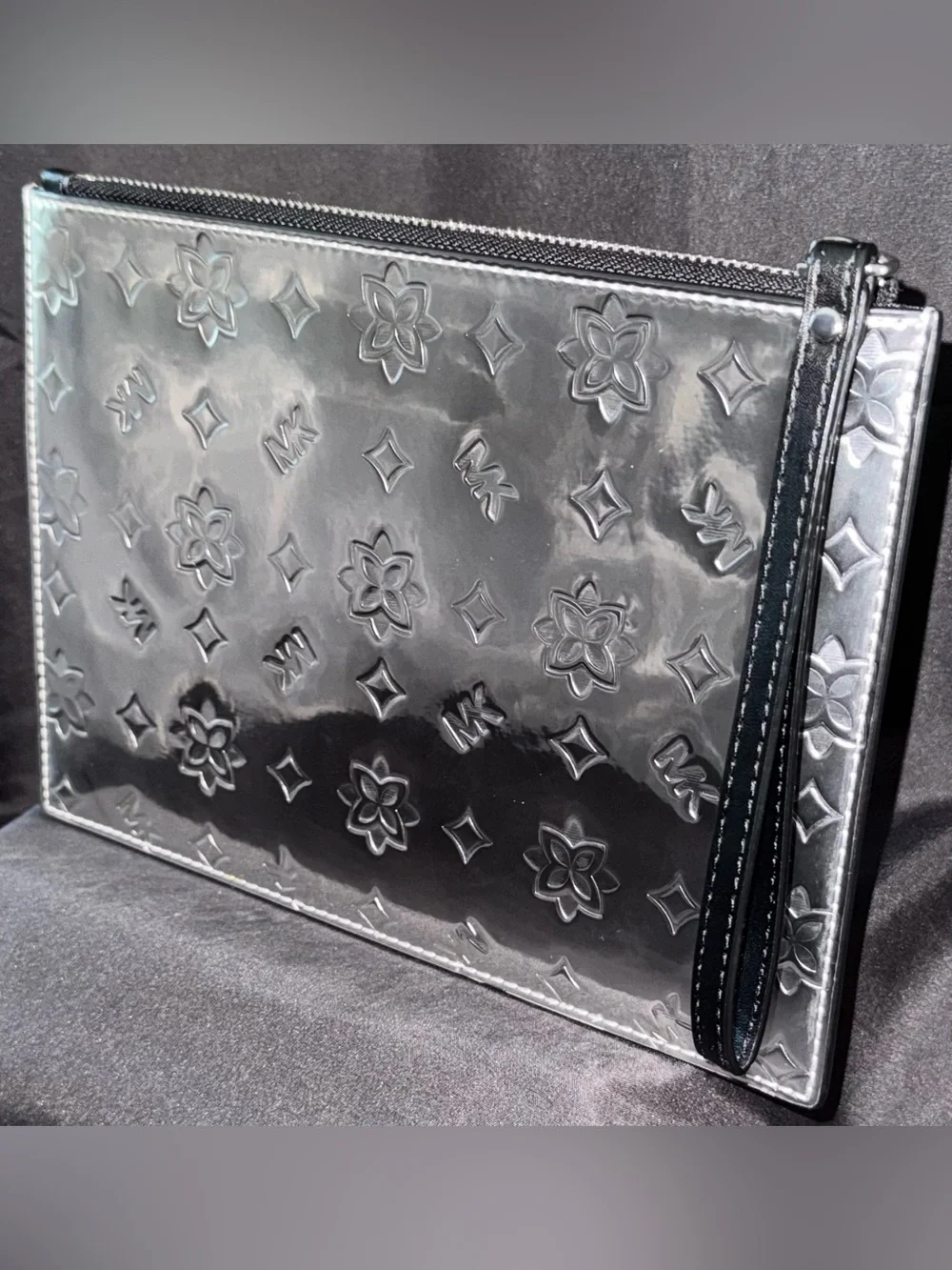 Michael Kors Jet Set Travel Metallic Silver XL Zip Clutch Wristlet